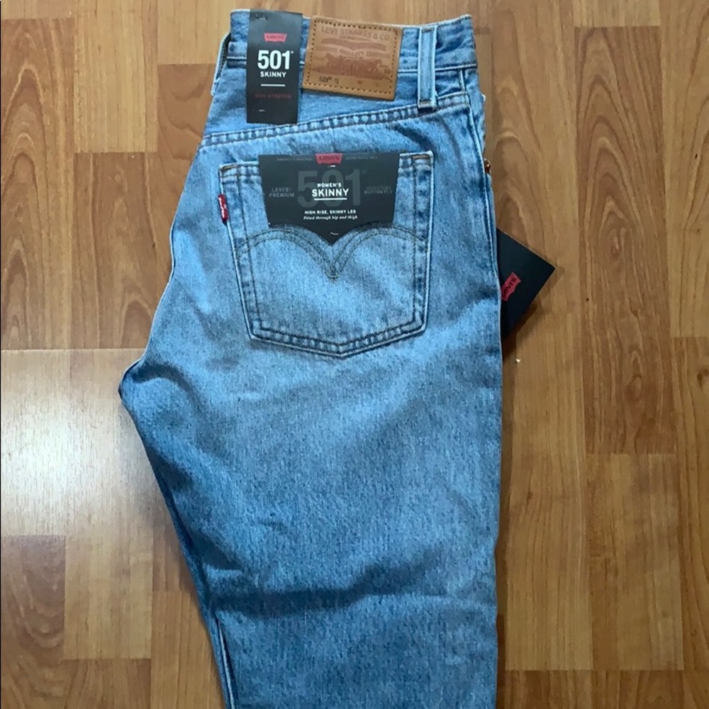 Levi 501 Jean size: 26x30